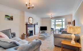 Photo of 3 Bed in Dartmouth