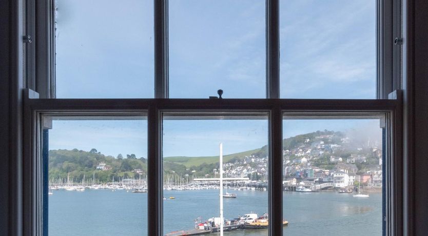 Photo of 3 Bed in Dartmouth