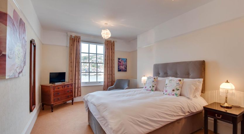 Photo of 3 Bed in Dartmouth