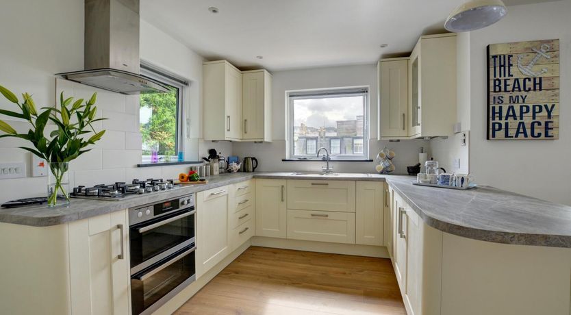 Photo of 4 Bed in Ilfracombe