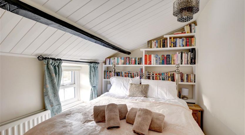 Photo of 2 Bed in Bainbridge