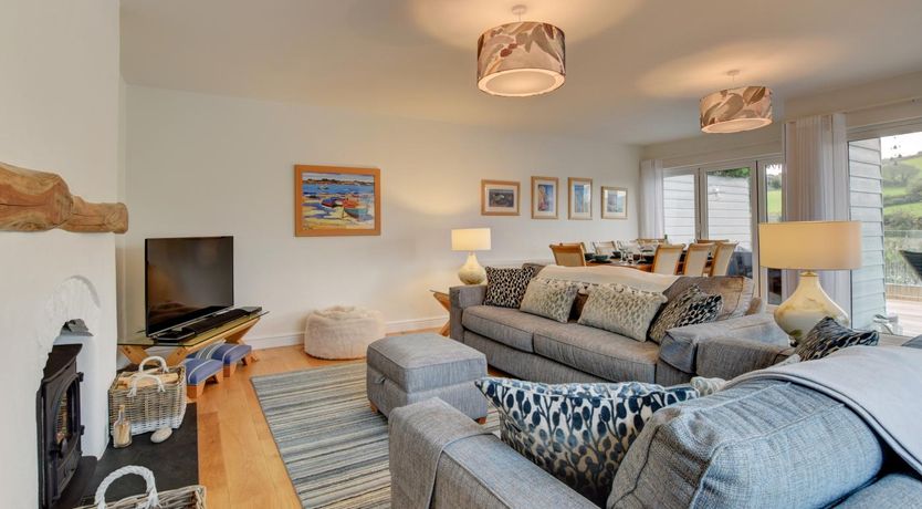 Photo of 4 Bed in Frogmore