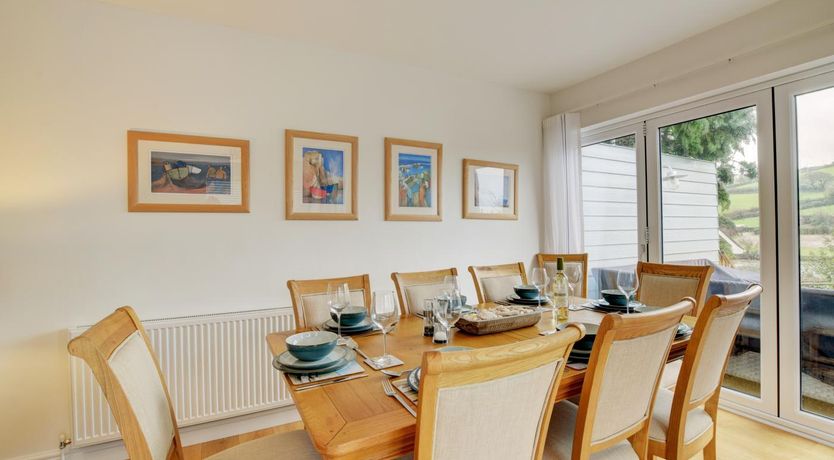 Photo of 4 Bed in Frogmore