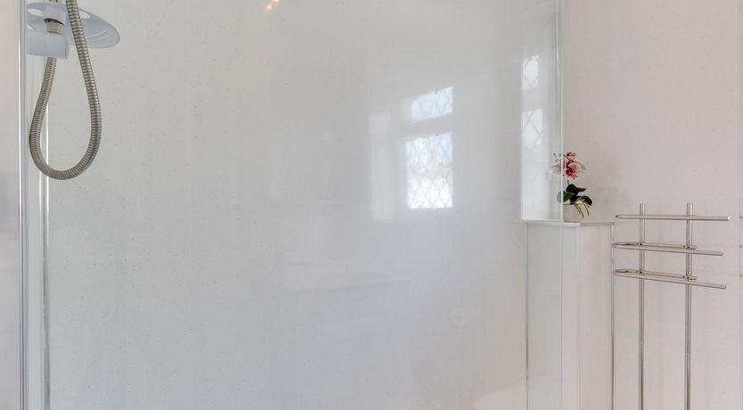 Photo of 3 Bed in Torquay