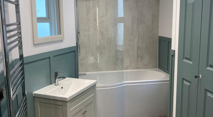 Photo of 5 Bed in Runswick Bay