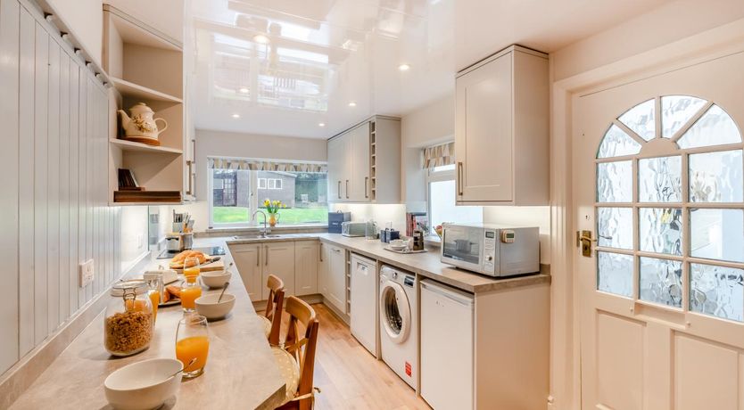 Photo of 5 Bed in Runswick Bay