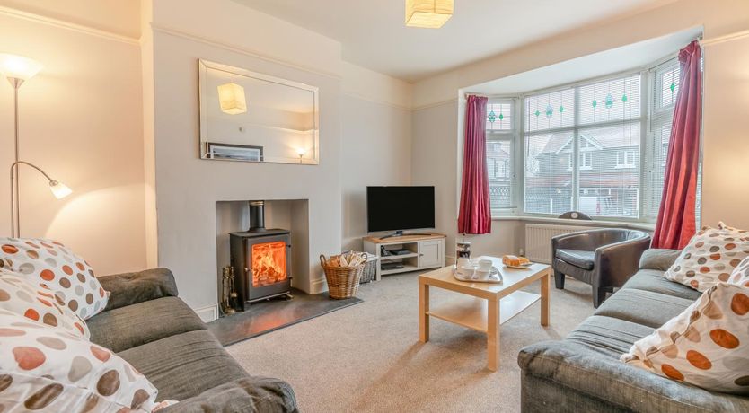 Photo of 5 Bed in Runswick Bay