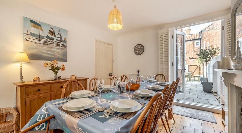 Photo of 6 Bed in Southwold