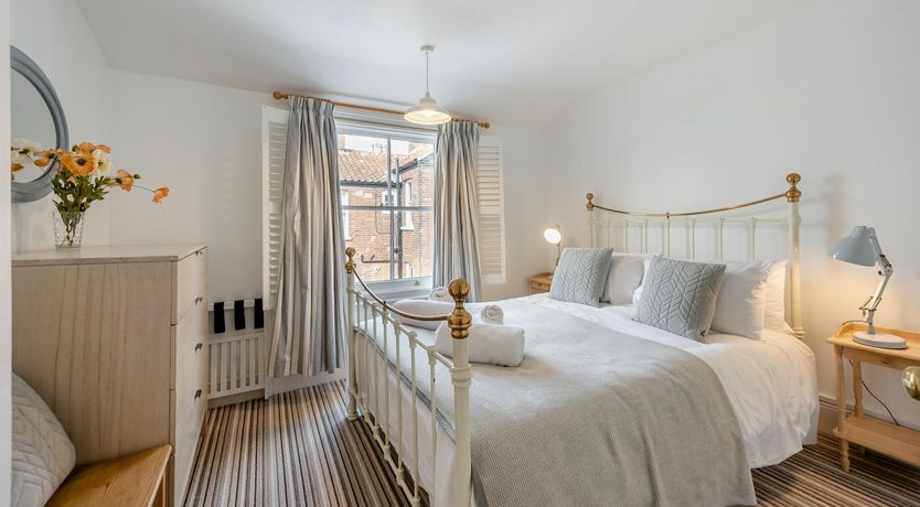 Photo of 6 Bed in Southwold