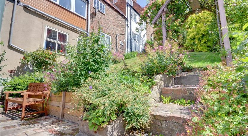 Photo of 2 Bed in Whitby