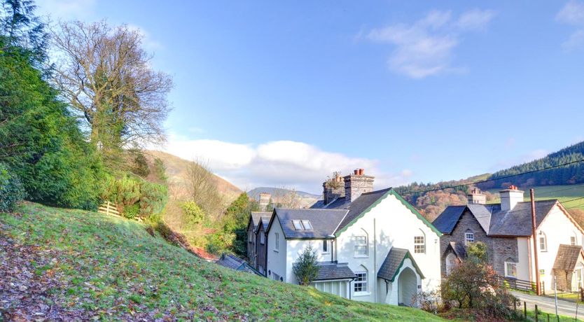 Photo of 2 Bed in Dinas Mawddwy