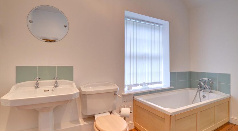 Photo of 2 Bed in Dinas Mawddwy