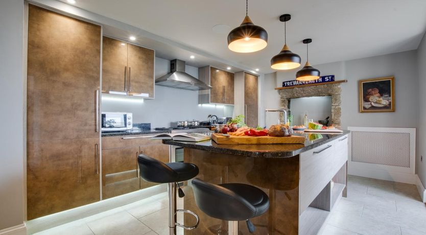Photo of 4 Bed in Newlyn