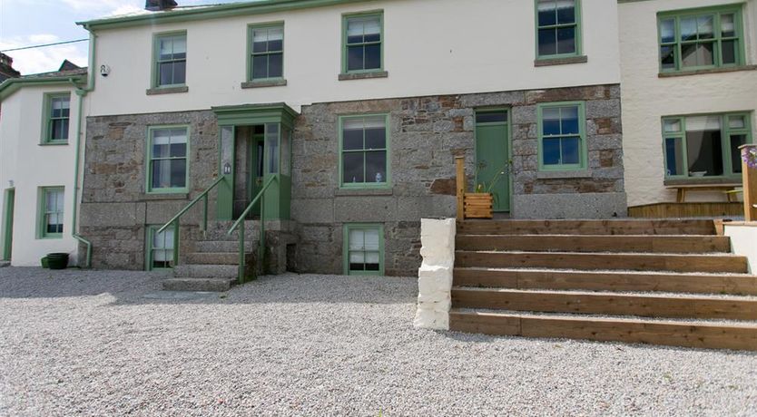 Photo of 4 Bed in Newlyn