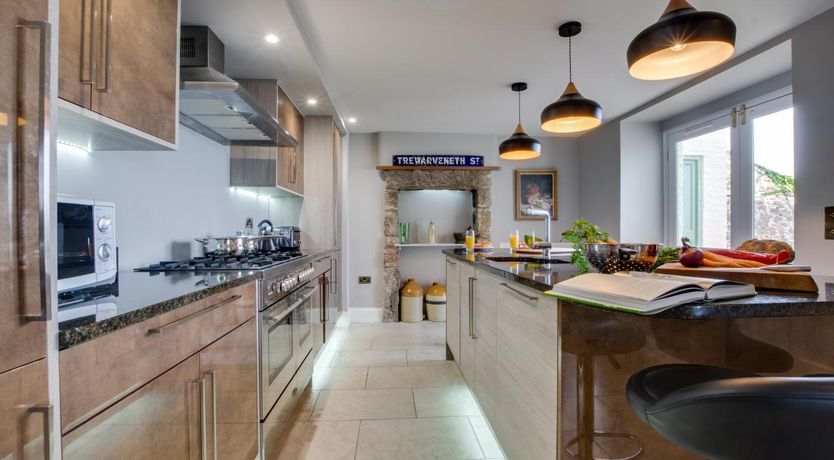 Photo of 4 Bed in Newlyn