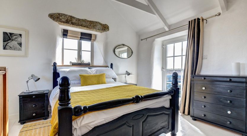 Photo of 3 Bed in Sennen