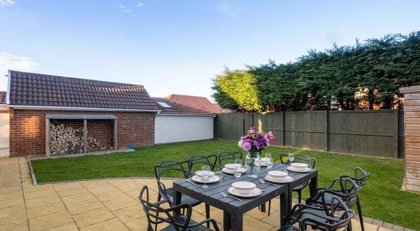 Photo of 3 Bed in Whitby