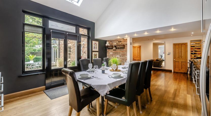 Photo of 4 Bed in Helmsley