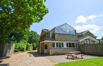 2 Bed in Cardiff Holiday Home