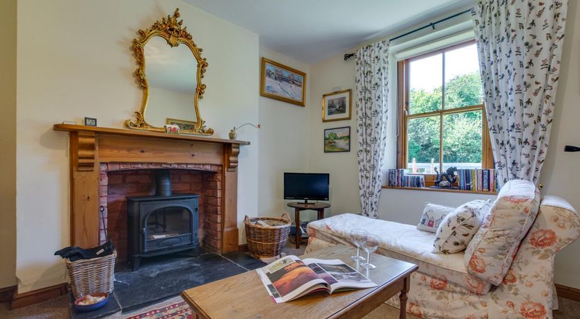 Photo of 2 Bed in Llangwm