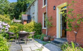 Photo of 2 Bed in Llangwm