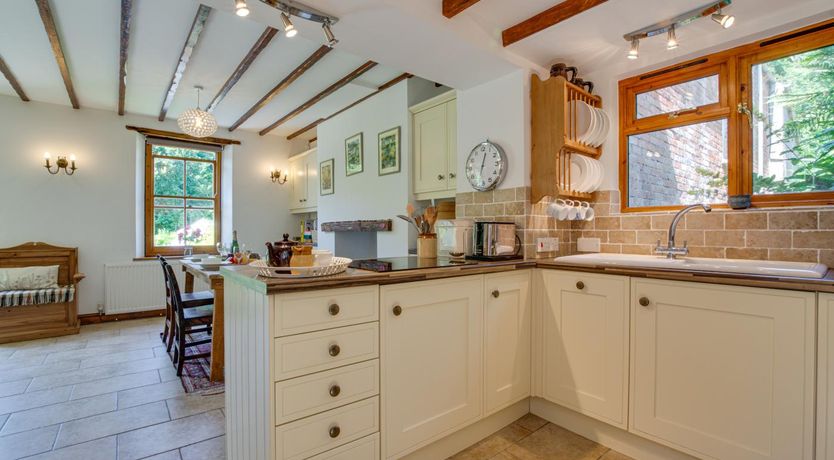 Photo of 2 Bed in Llangwm