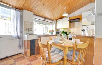 2 Bed in Saundersfoot Holiday Home