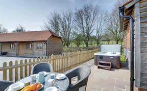 Photo of 2 Bed in Tenterden