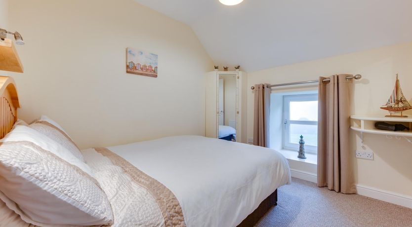 Photo of 3 Bed in Swansea Valley