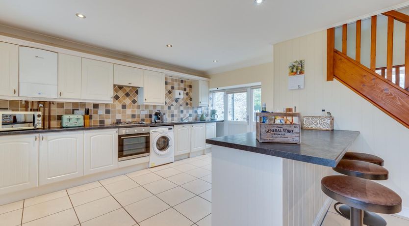 Photo of 3 Bed in Swansea Valley