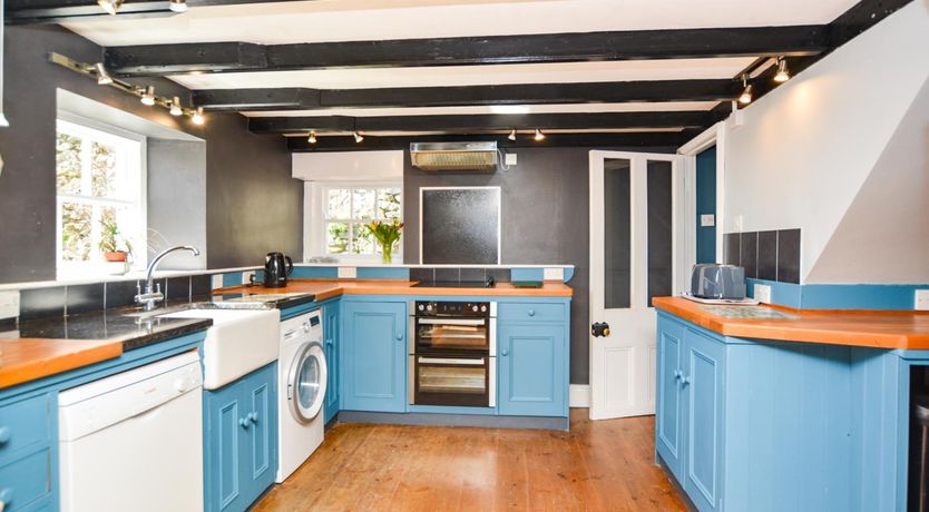 Photo of 7 Bed in Mousehole
