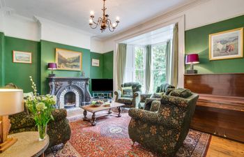 7 Bed in Mousehole Holiday Home