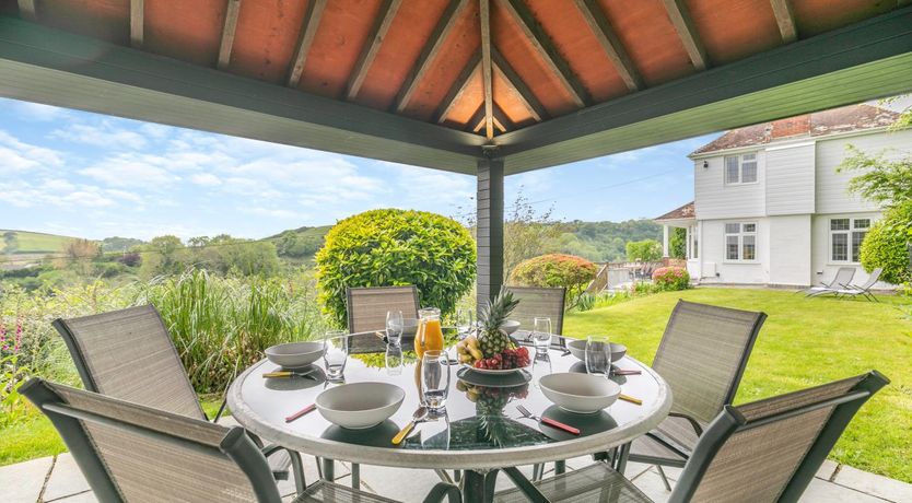 Photo of 4 Bed in Pentewan