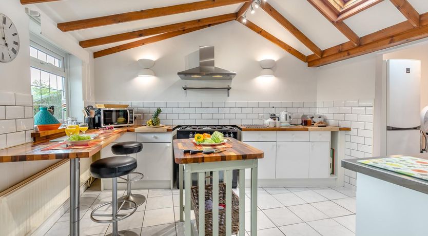 Photo of 4 Bed in Pentewan