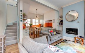 Photo of 2 Bed in Dartmouth