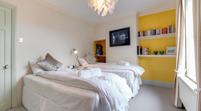 Photo of 2 Bed in Dartmouth