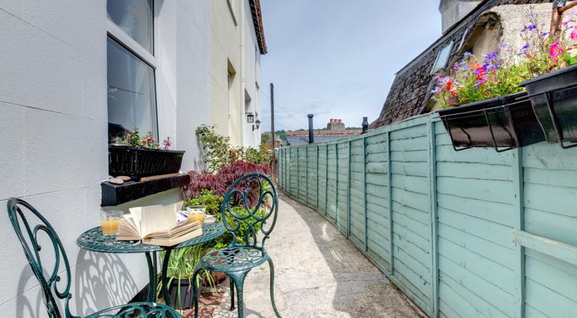 Photo of 2 Bed in Dartmouth