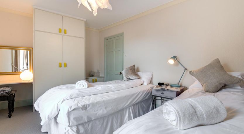 Photo of 2 Bed in Dartmouth