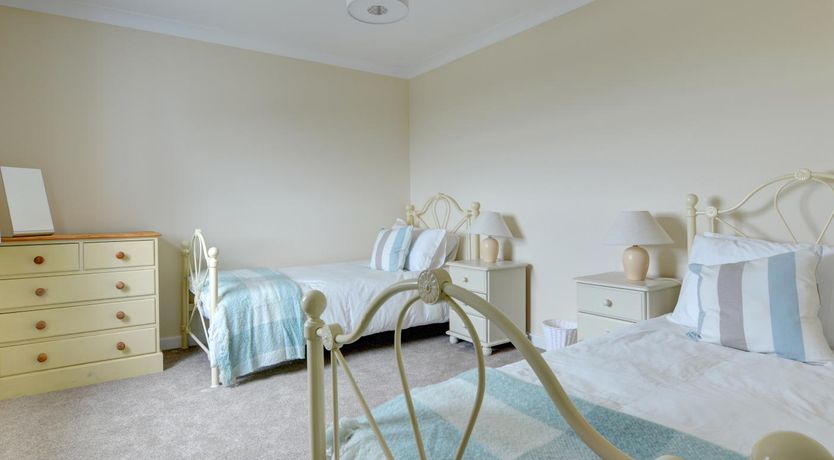 Photo of 5 Bed in Amroth