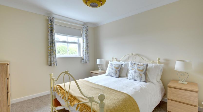 Photo of 5 Bed in Amroth