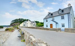 Photo of 5 Bed in Amroth