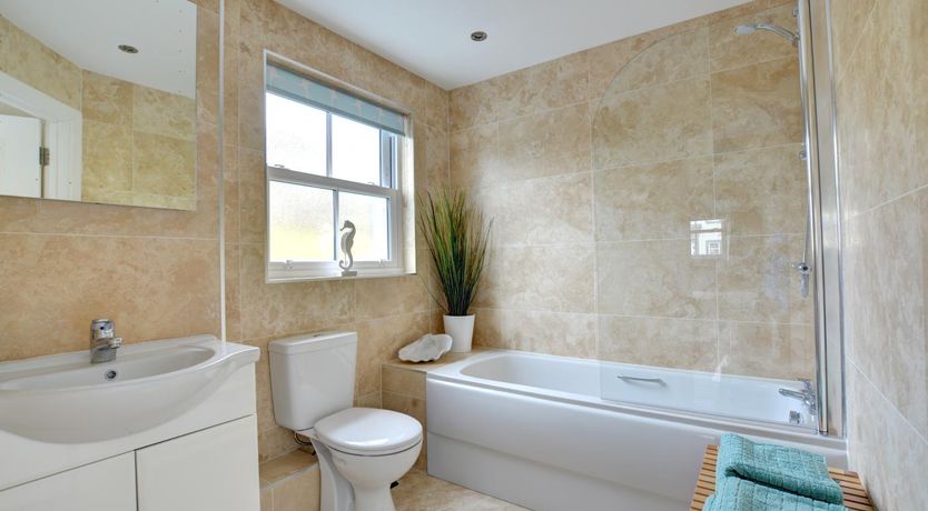 Photo of 5 Bed in Amroth