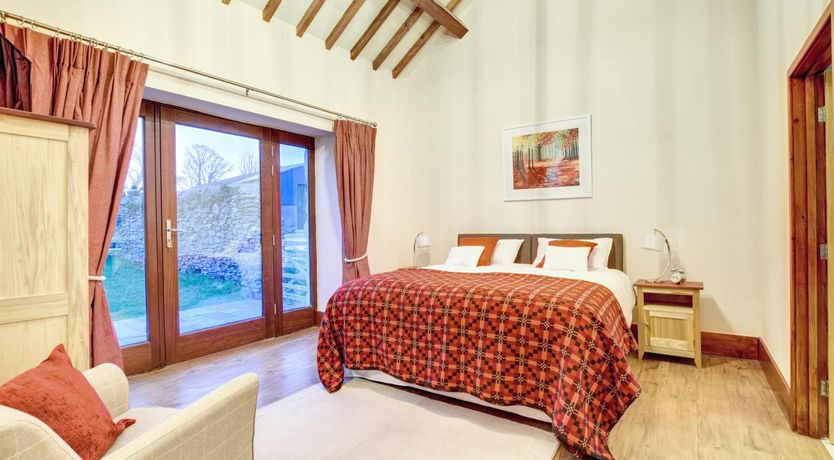 Photo of 4 Bed in Menai Bridge