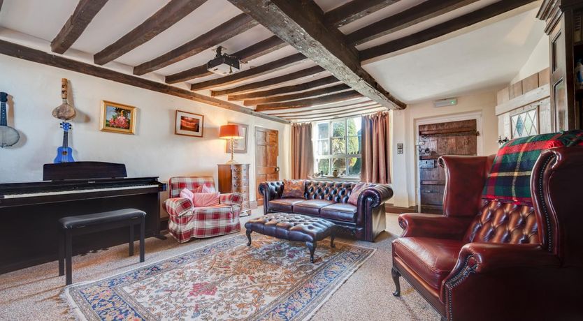 Photo of 6 Bed in Bacton