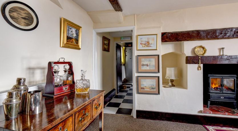 Photo of 6 Bed in Bacton