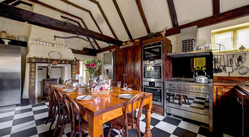 Photo of 6 Bed in Bacton