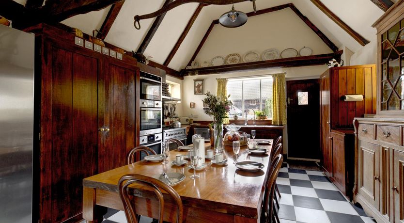 Photo of 6 Bed in Bacton