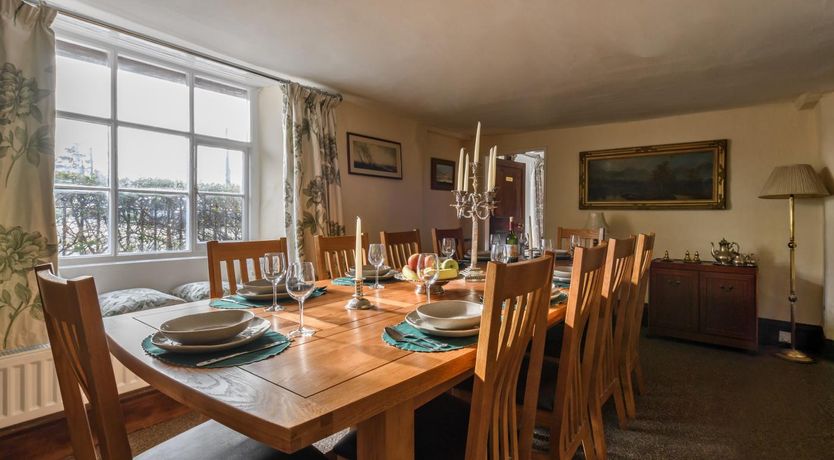 Photo of 6 Bed in Bacton