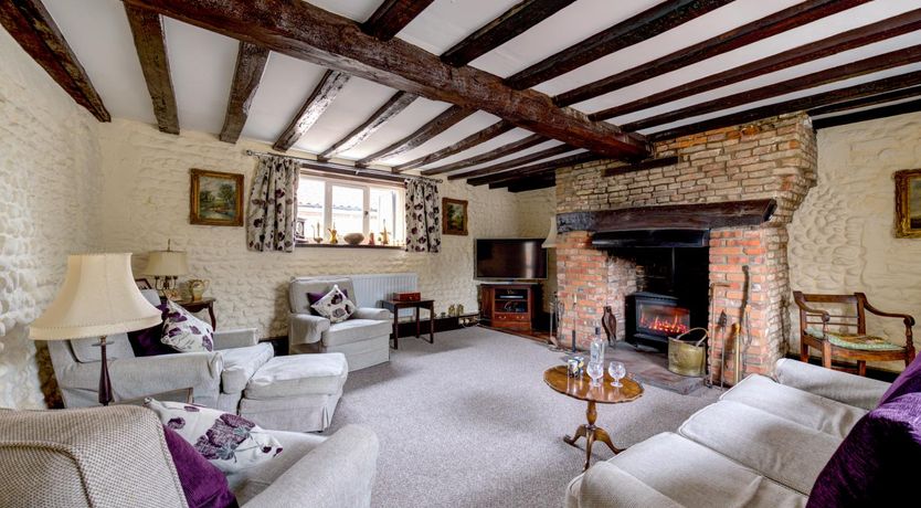 Photo of 6 Bed in Bacton