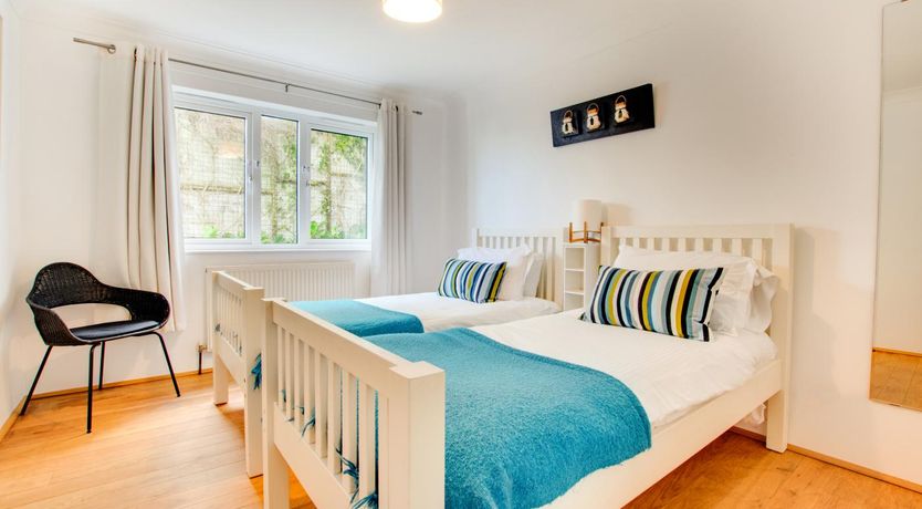 Photo of 4 Bed in Marazion